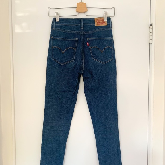 Levi High Rise Skinny Jeans - Picture 2 of 6